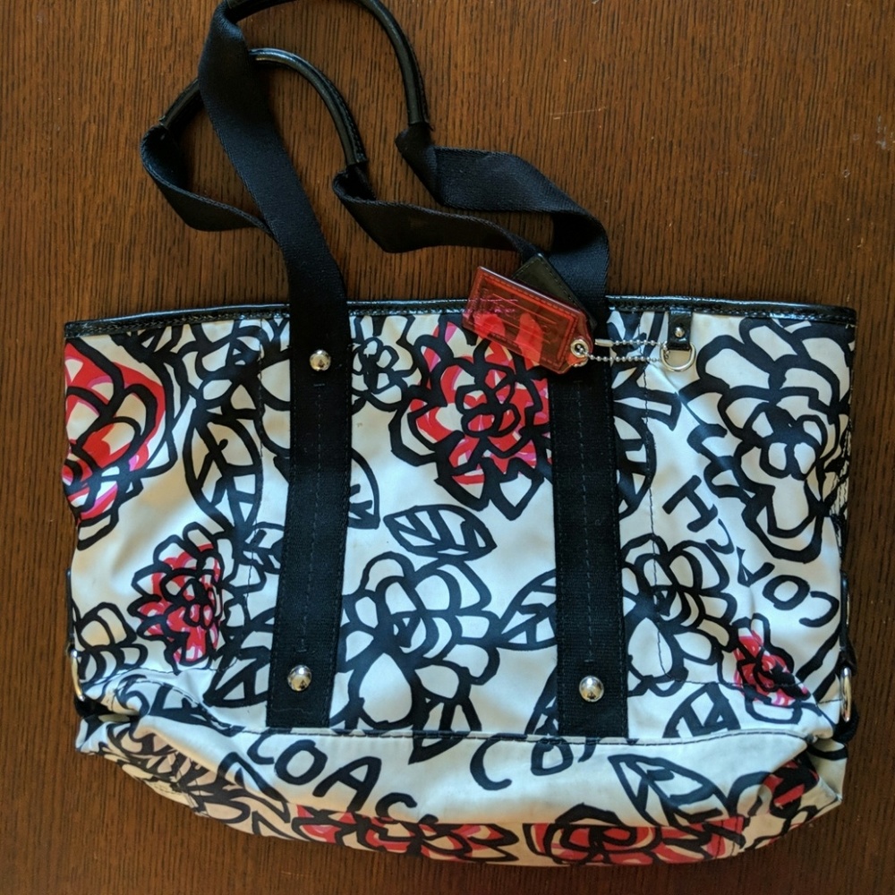 Coach Poppy Medium tote